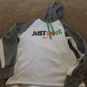 Nike therma-fit sweatshirt small